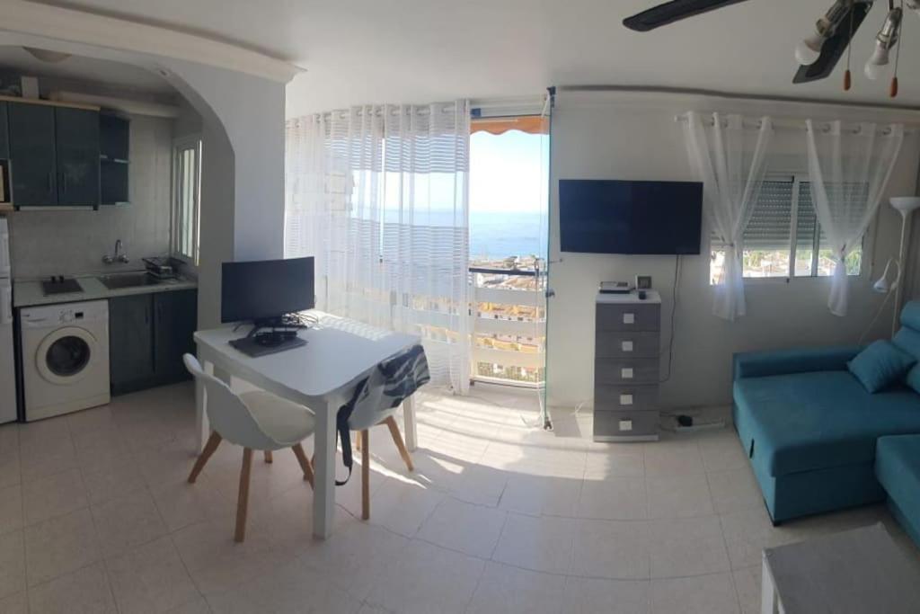 Apartamento Con Terraza A Pie De Playa Benalmádena Exterior foto